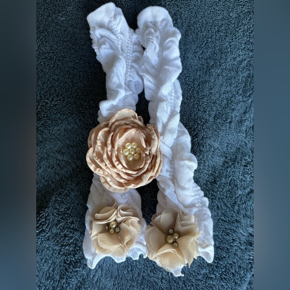 Bundle of matching hair a flower clip and Leg warmers for toddlers from etsy - Picture 5 of 5